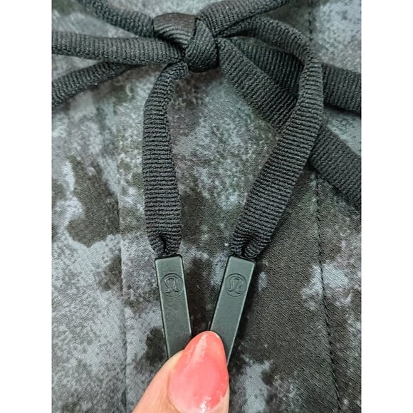 Lululemon Mens Shorts Sz (XL) License To Train 7" Camo Tactile Black/Blue-Gray - Picture 7 of 8